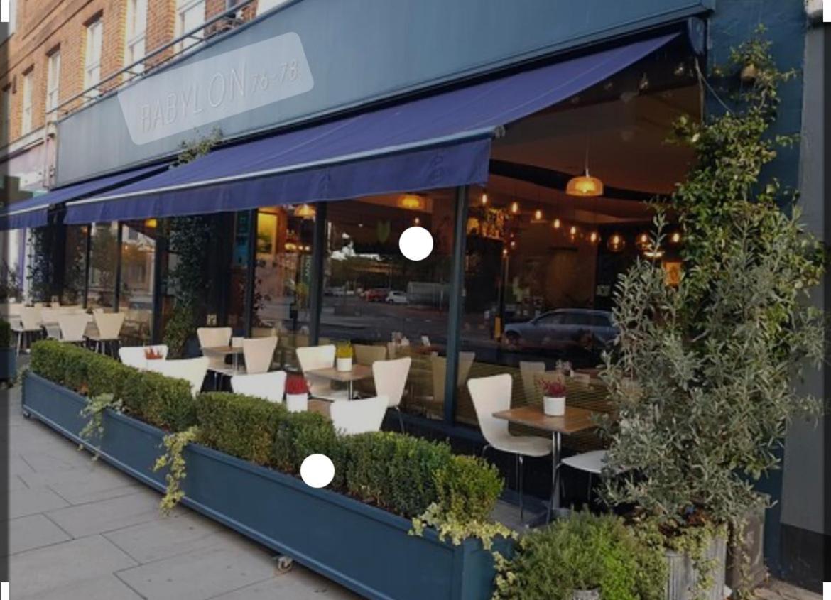 Super Convenient For Central London - Large 2 Double Bed Apartment 30 Seconds Walk To Platform Train Station And 19 Mins To London Waterloo エクステリア 写真