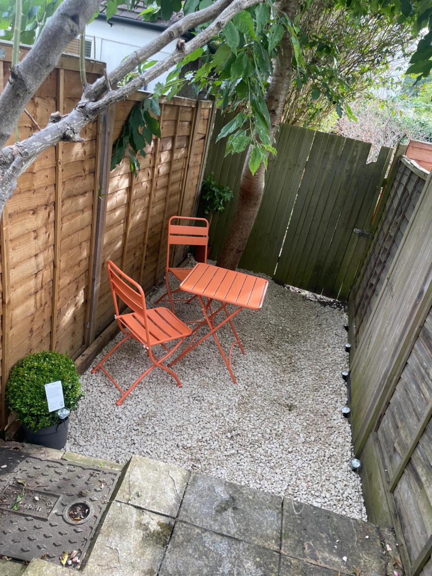 Super Convenient For Central London - Large 2 Double Bed Apartment 30 Seconds Walk To Platform Train Station And 19 Mins To London Waterloo エクステリア 写真